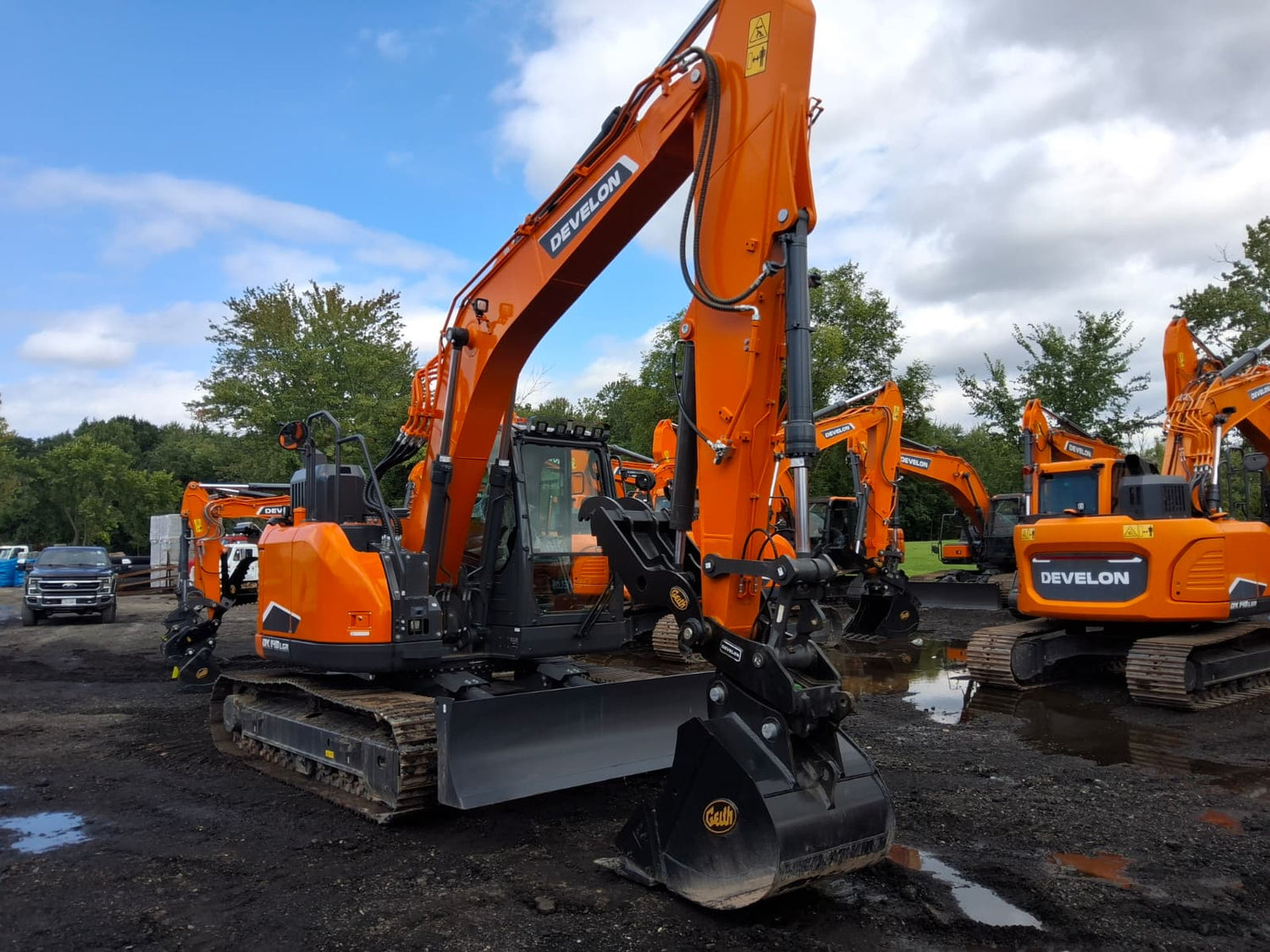 2026 Develon DX140LCR-7-30 Excavator W/Blade