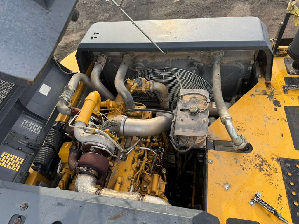 2019 John Deere 350G Excavator