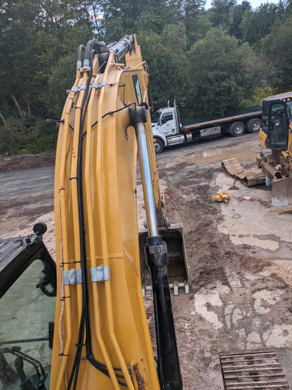 2019 CAT 320 Excavator