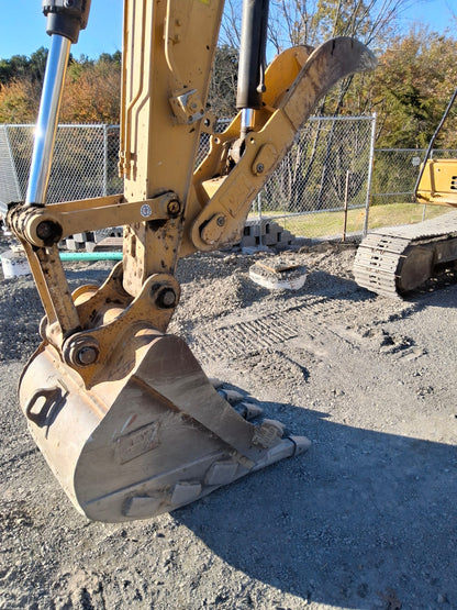2017 CAT 313F LGC Excavator