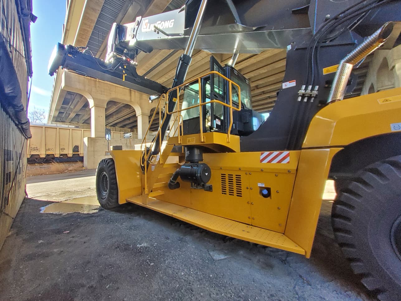 2024 LiuGong CLG2450 Reach Stacker