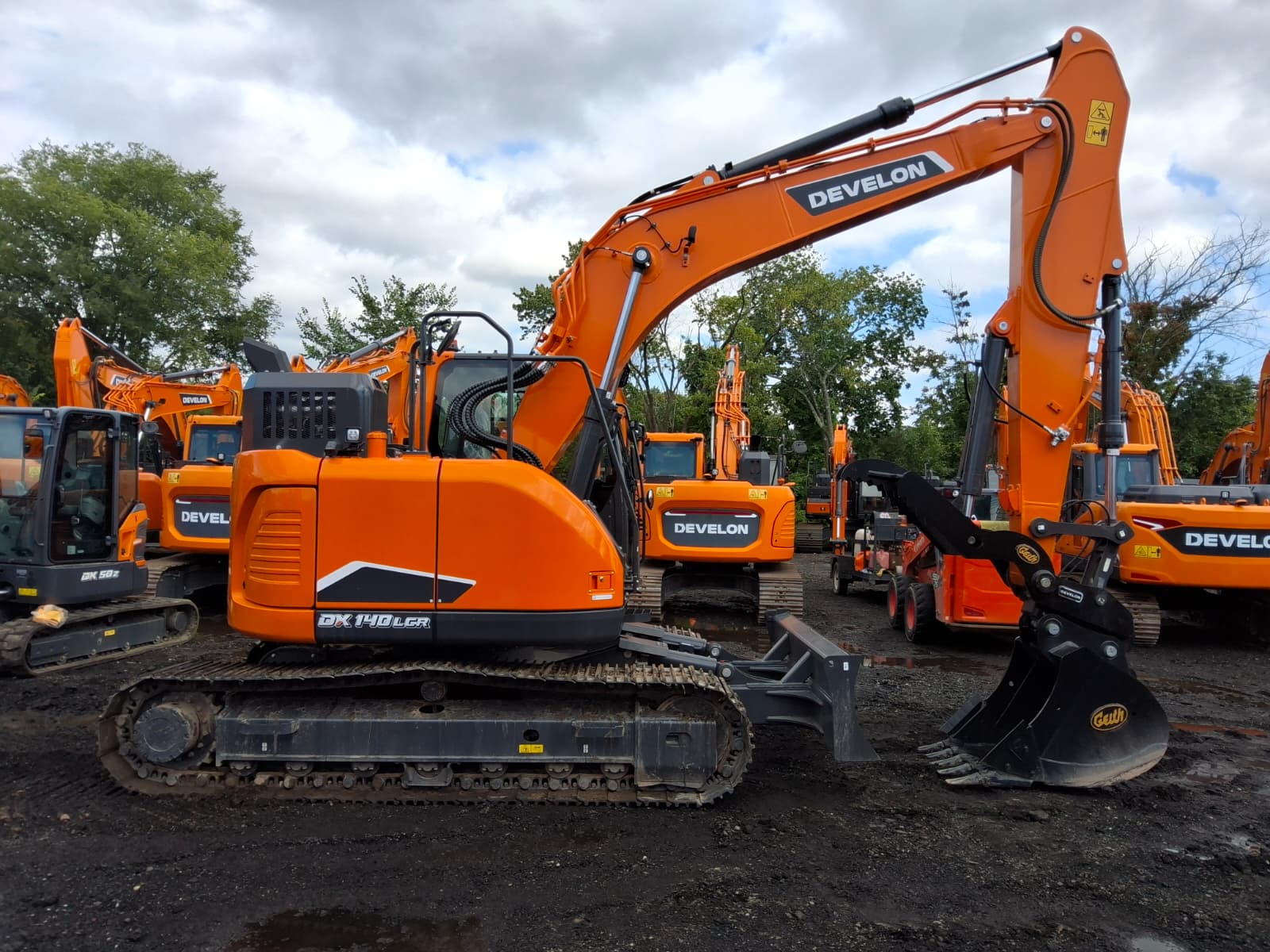 2026 Develon DX140LCR-7-30 Excavator W/Blade