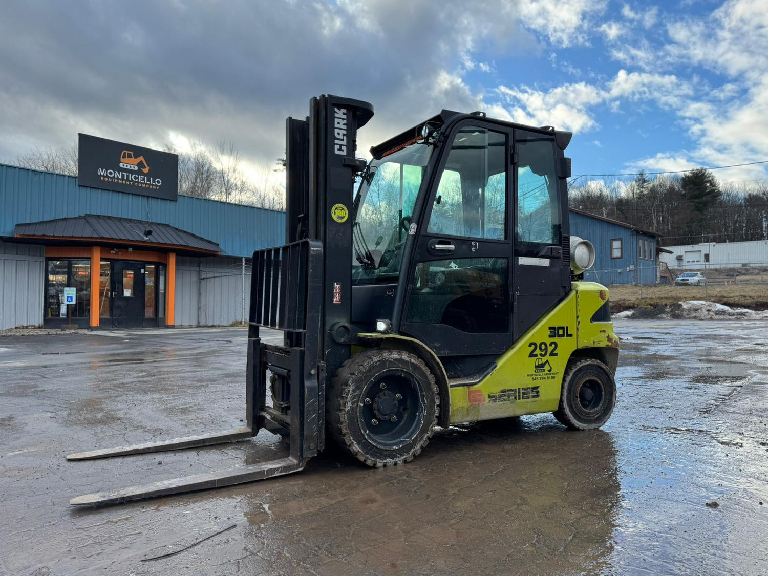 2020 Clark S30L Pneumatic Forklift