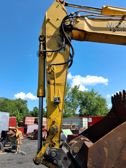 2016 Komatsu PC490LC-11 Excavator
