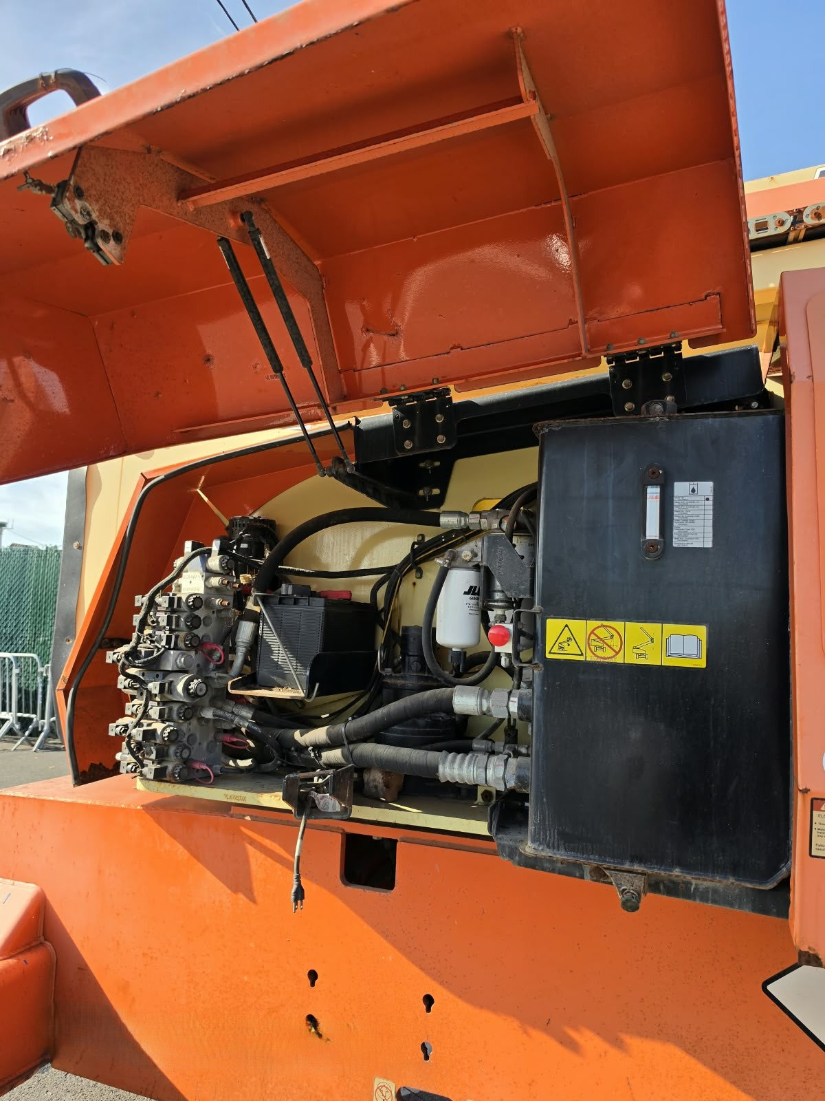 2014 JLG 800AJ Articulating Boom Lift