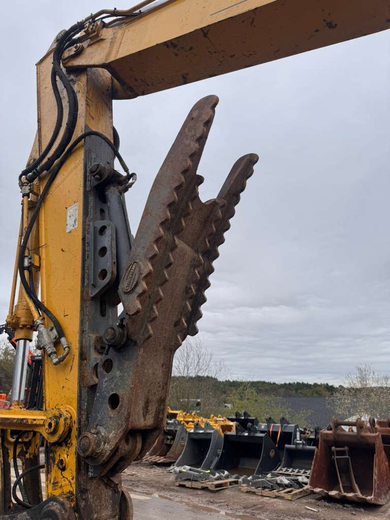 2017 Kobelco SK140SRLC-5 Excavator