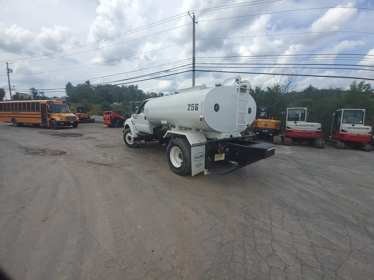 2007 Ford F750 4X2 Water Truck-2,000 Gal