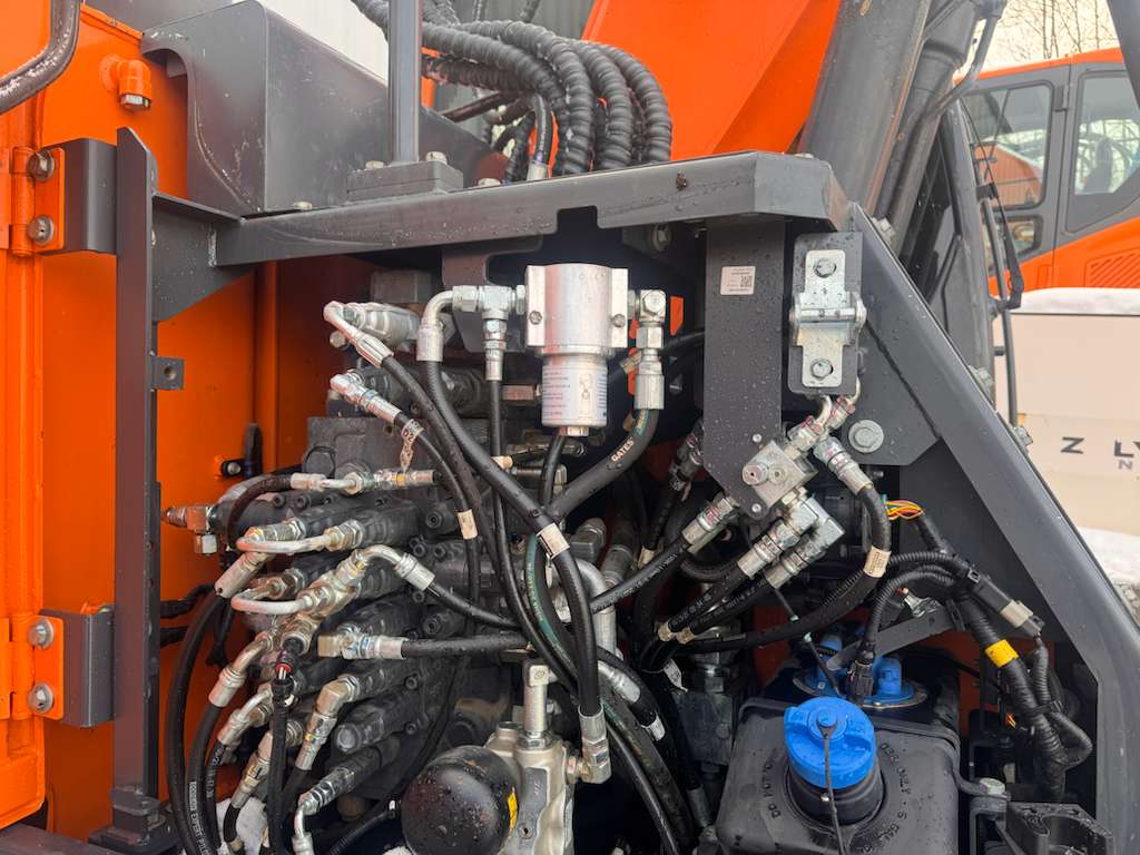 2021 Doosan DX140LCR-5 Excavator