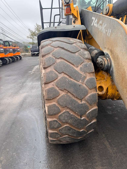 2017 John Deere 744K-II Wheel Loader