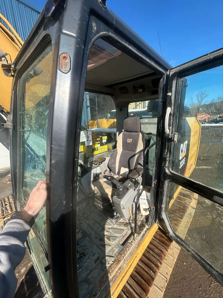 2014 CAT 323E L Excavator