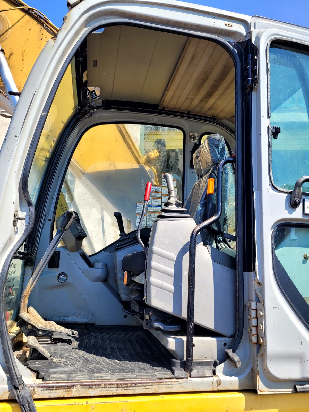 2006 Kobelco SK210LC Excavator