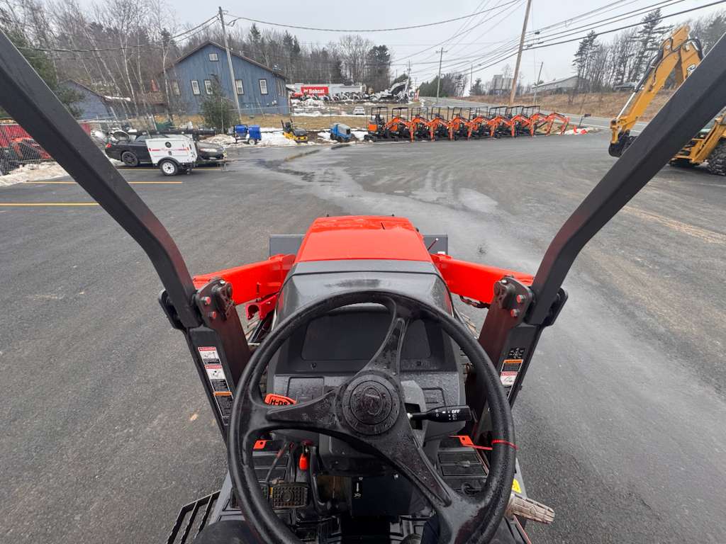 2023 Kubota L47 Loader backhoe-Hours: 375