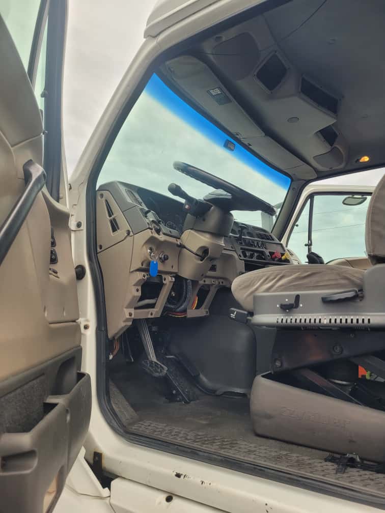 2002 Sterling A9500 Semi-Truck Tractor