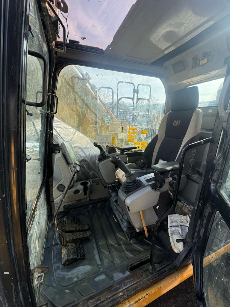 2014 CAT 323E L Excavator