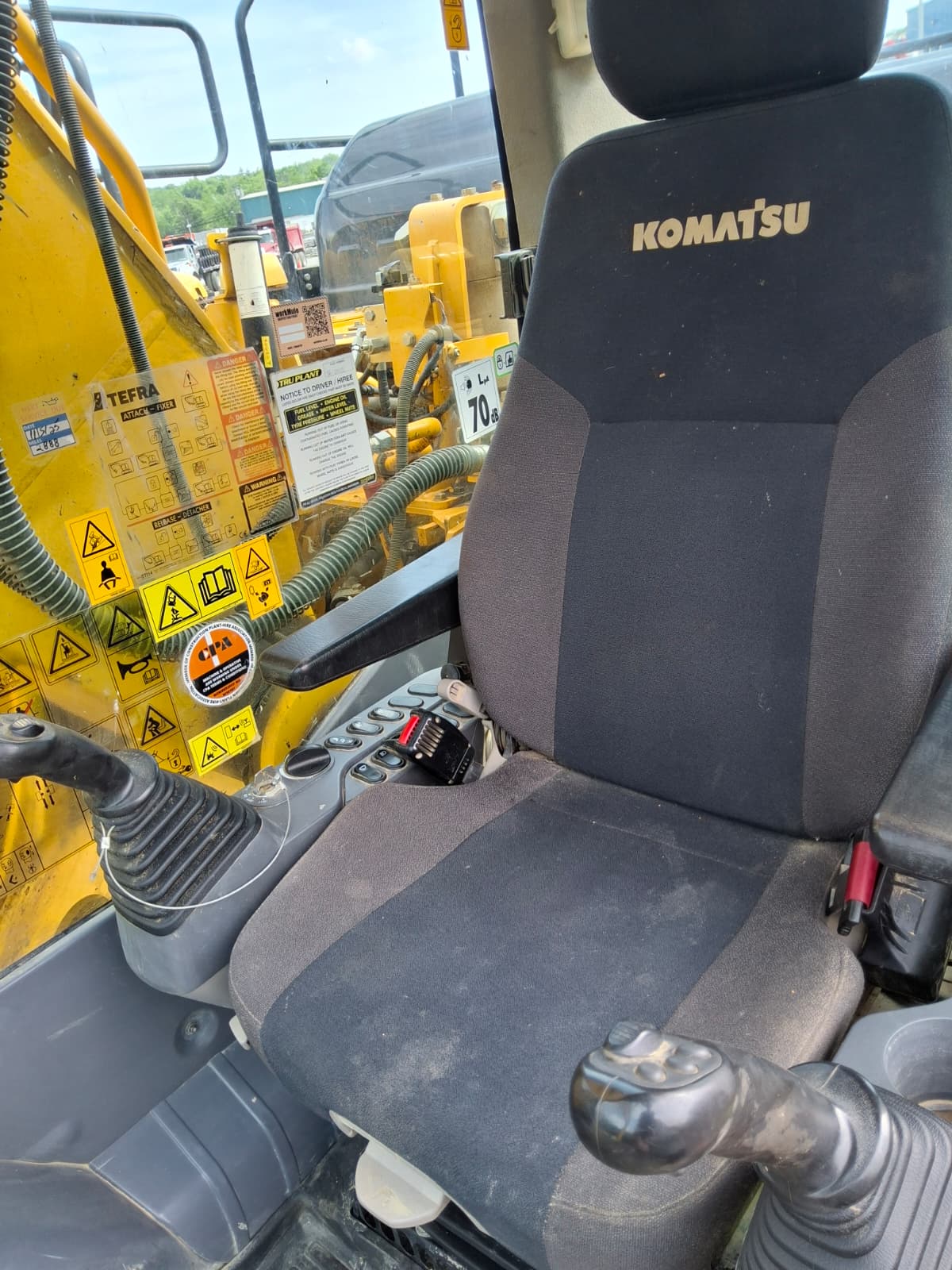 2022 PC290LC-11 Excavator