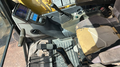 2016 Komatsu PC240LC-11