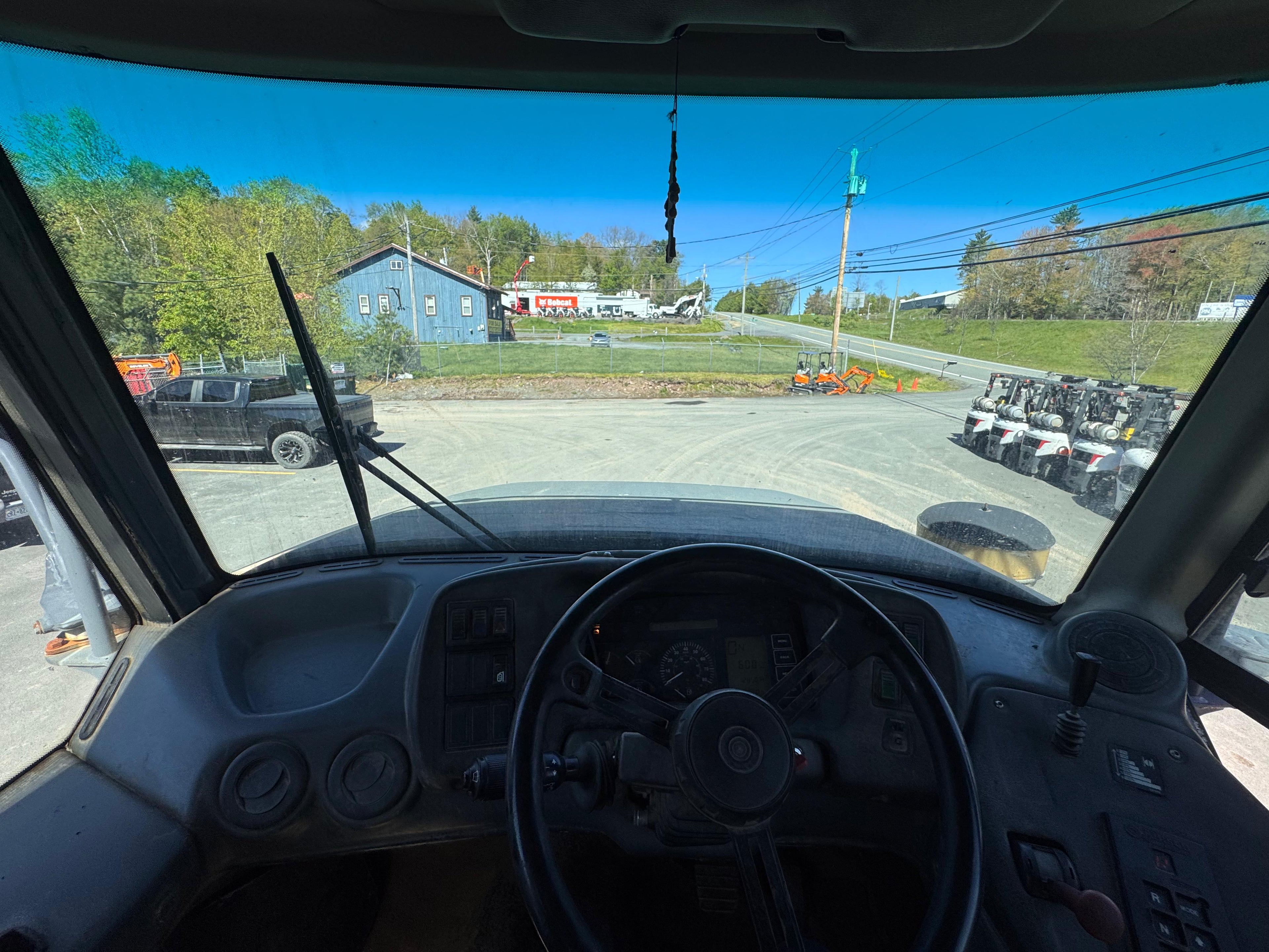 2004 John Deere 350D Dump Truck
