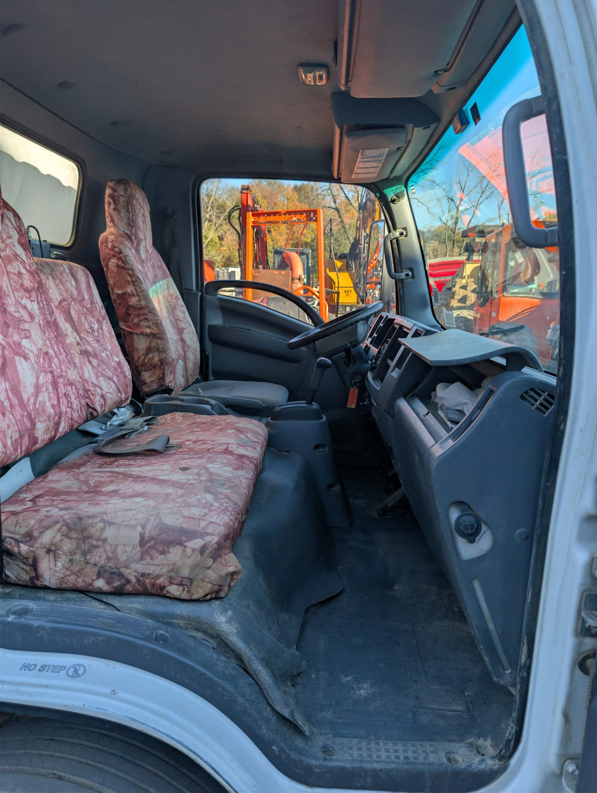 2017 Isuzu NQR Service/Maintenance Truck