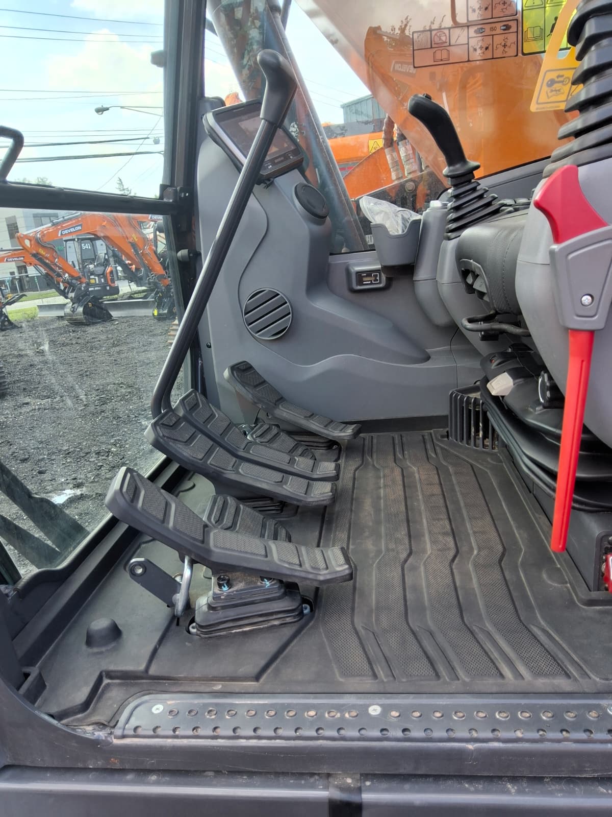 2026 Develon DX140LCR-7-20 Excavator