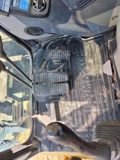 2016 Komatsu PC490LC-11 Excavator