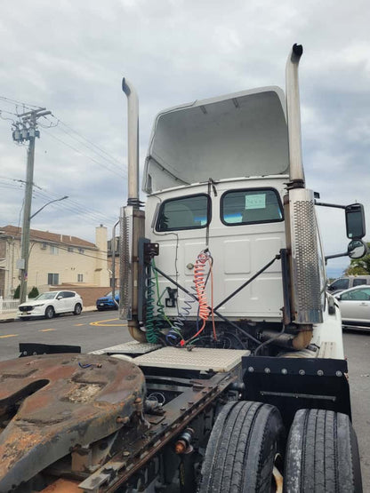 2002 Sterling A9500 Semi-Truck Tractor