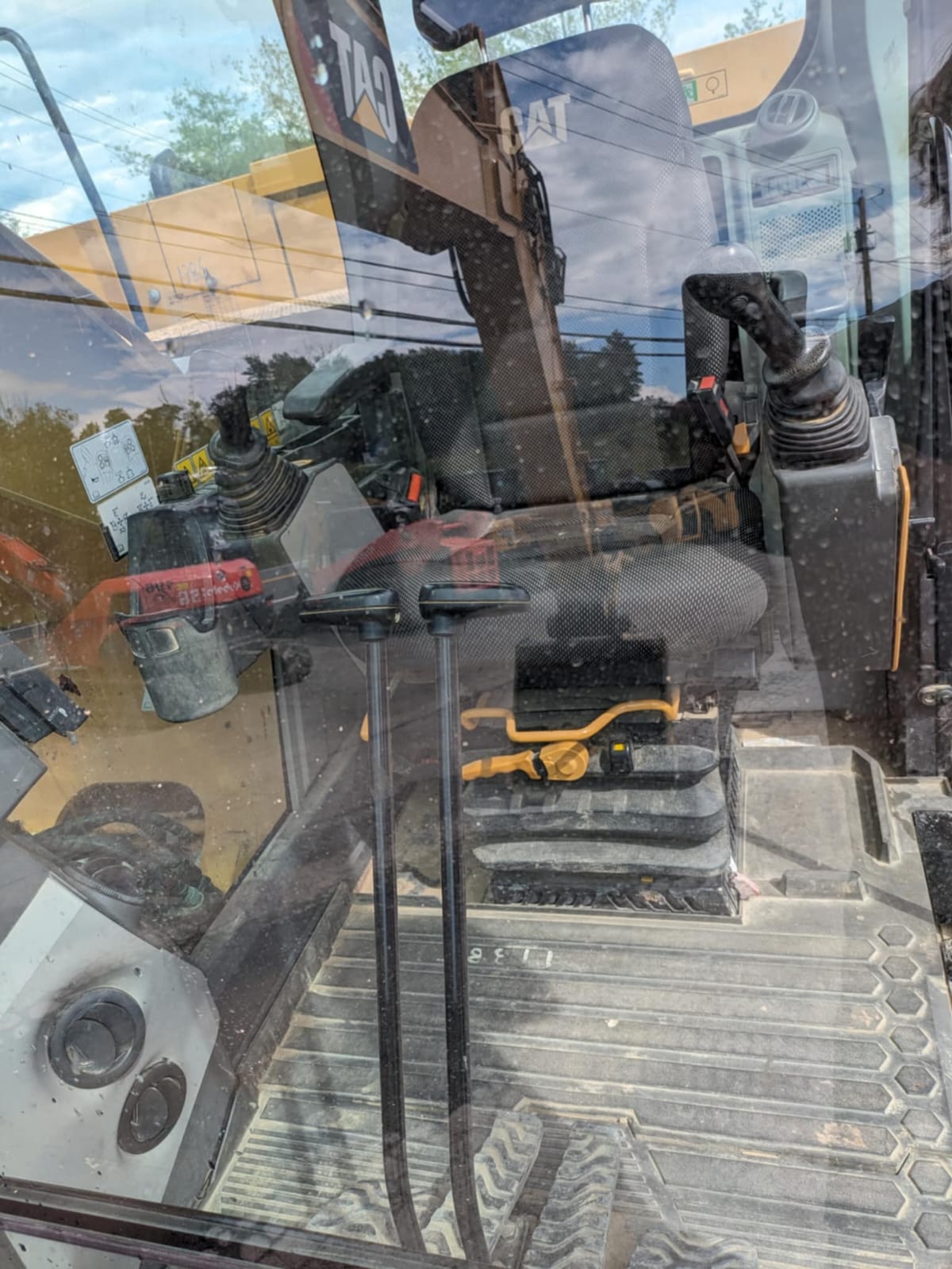 2019 CAT 320 Excavator