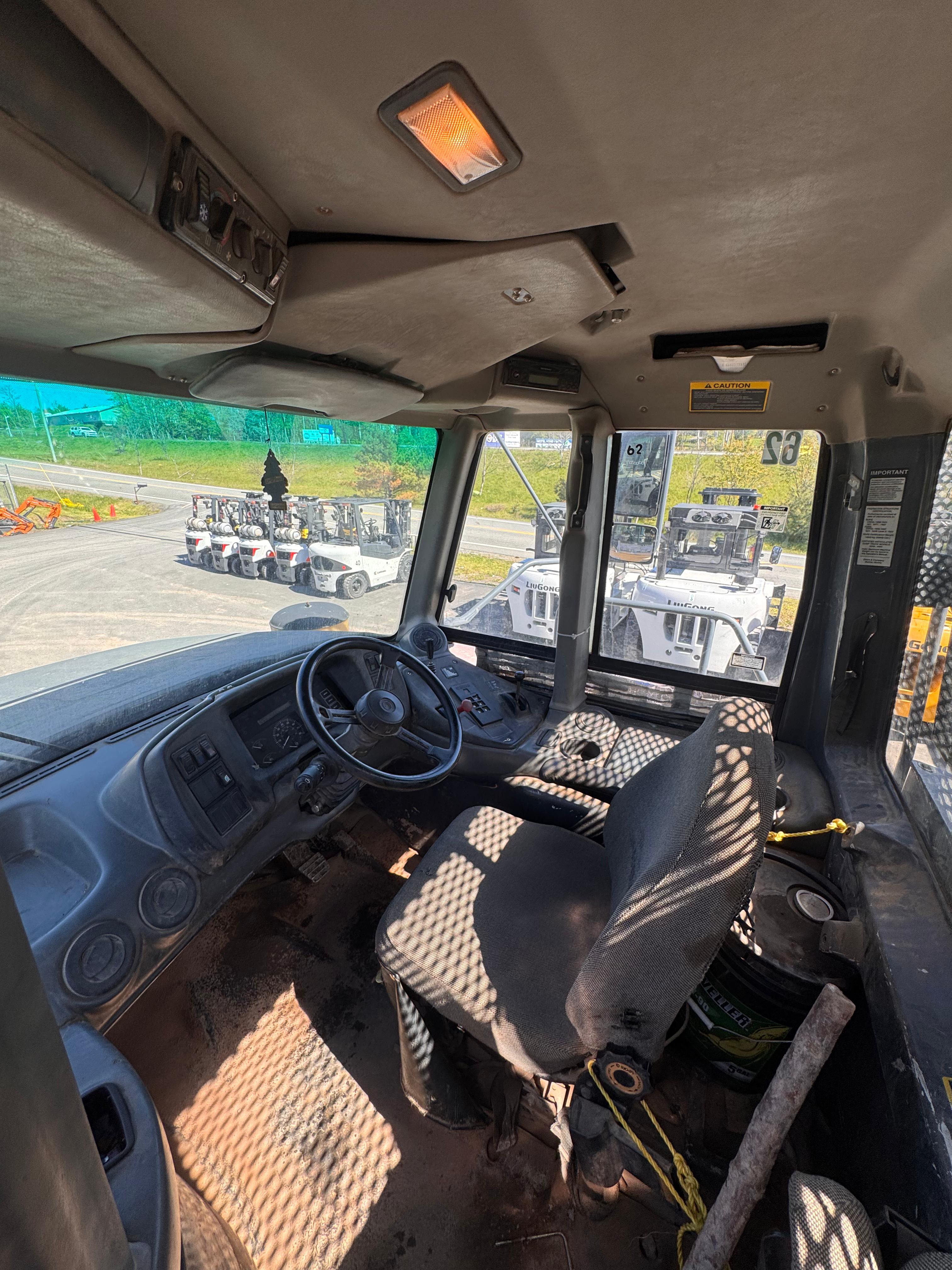 2004 John Deere 350D Dump Truck