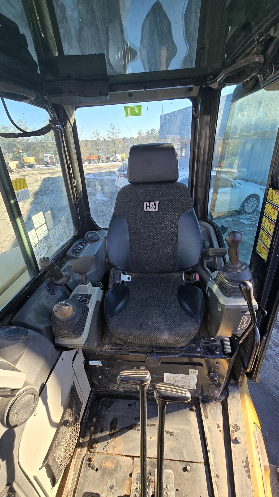 2016 CAT 305.5E2 Mini Excavator