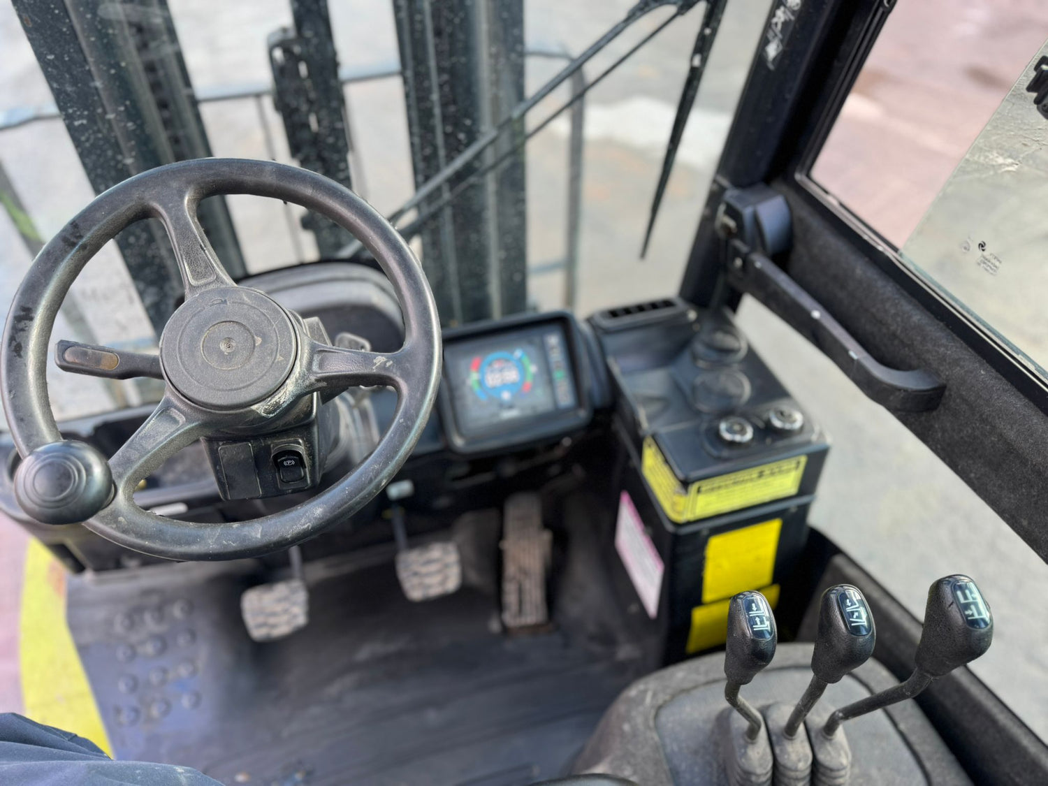 2020 Clark S30L Pneumatic Forklift