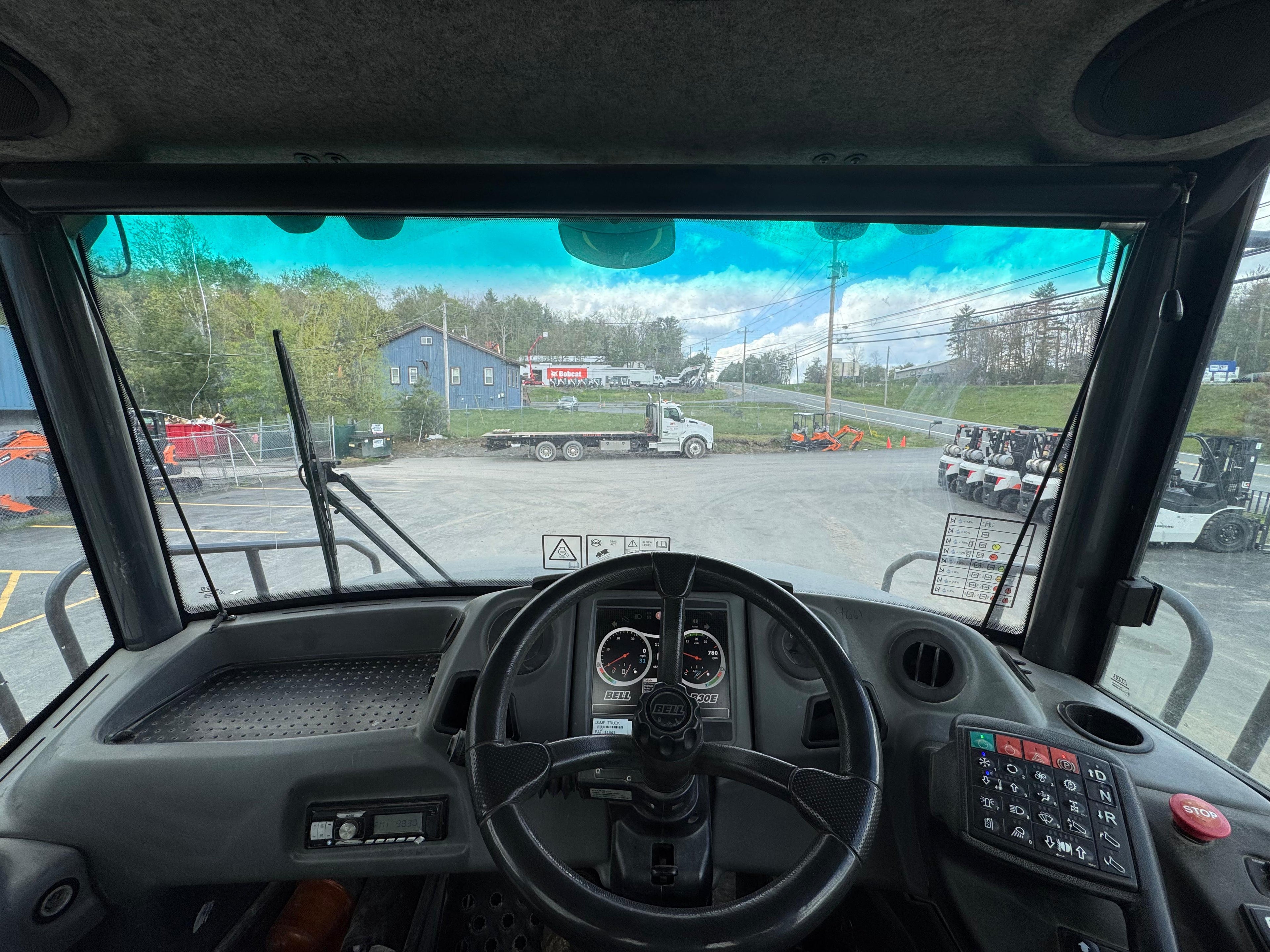 2021 Bell B30E Articulated Dump Truck w/Tailgate