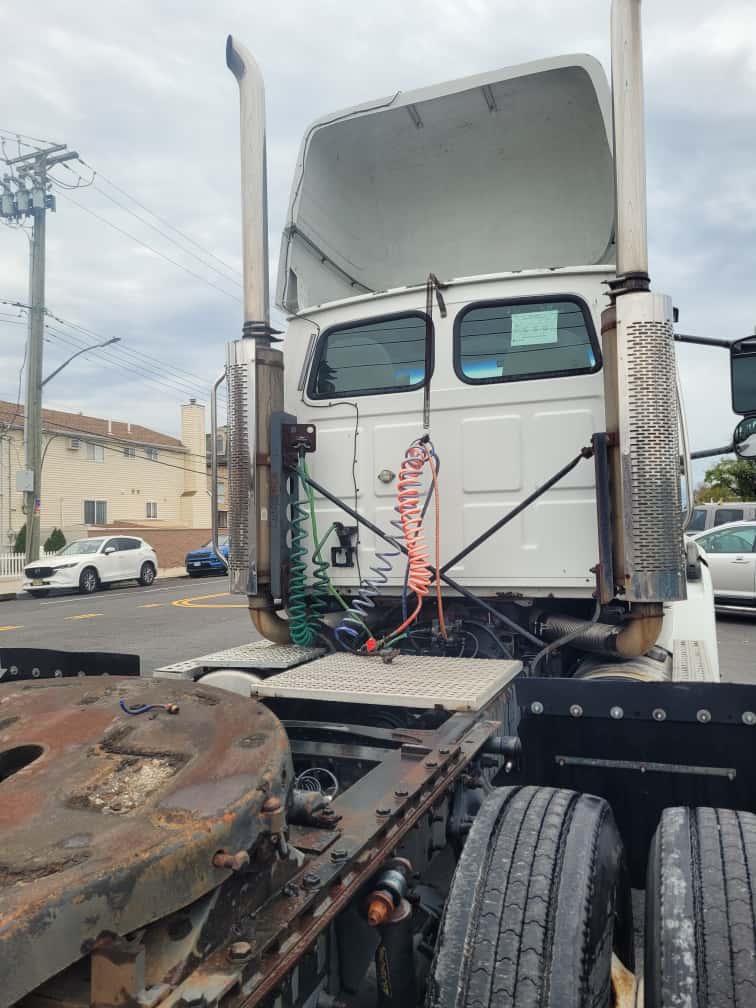 2002 Sterling A9500 Semi-Truck Tractor