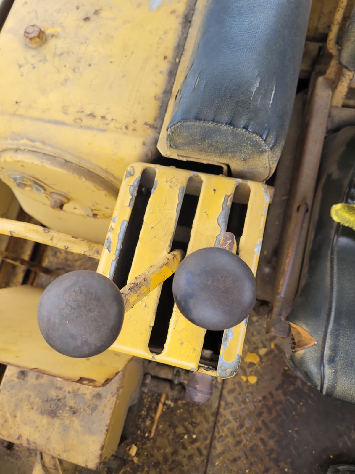 1973 CAT 977L Crawler Loader
