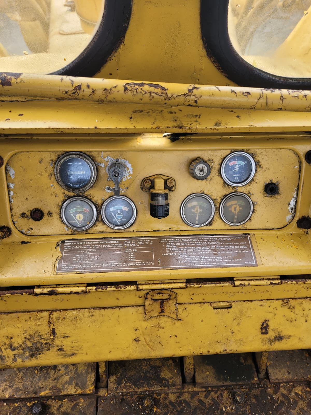 1973 CAT 977L Crawler Loader