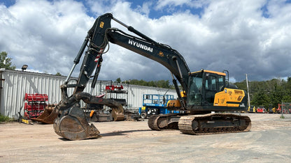 2022 Hyundai HX220AL Excavator w/Thumb