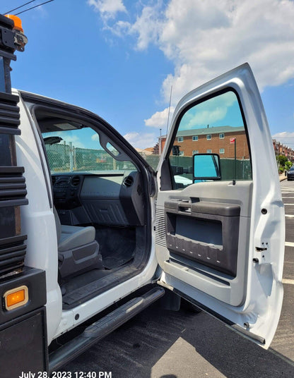 2013 Ford F550 Utility Bed Truck with Lift Gate