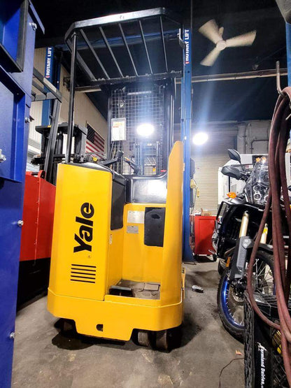 Yale 162G  Electric Order Picker Forklift