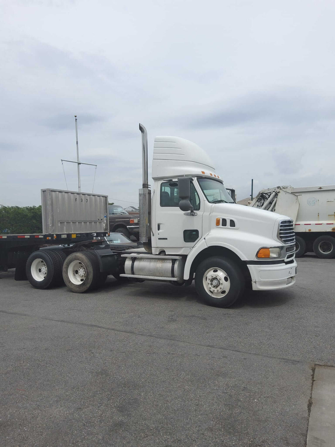 2003 Sterling A9500 Conventional Day Cab Truck