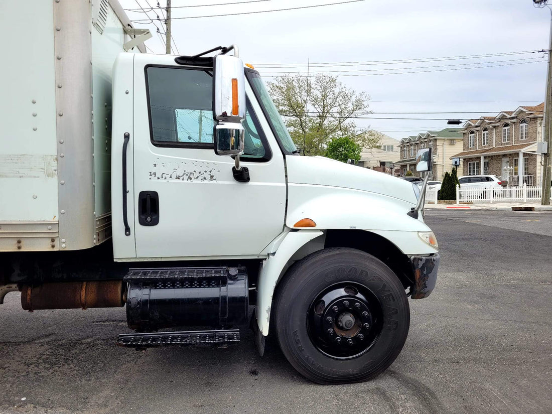 2005 International 4400 Cargo Truck