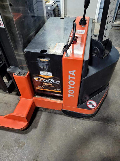Toyota 6BWS15 Electric Pallet Lift